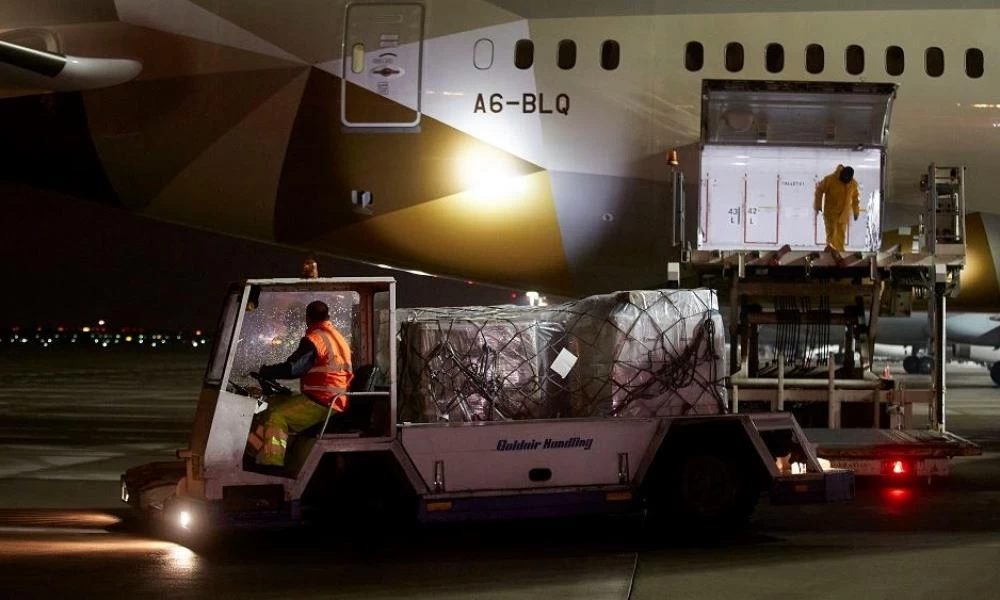 11 τόνους ιατρικού υλικού δώρισαν τα Ηνωμένα Αραβικά Εμιράτα στη χώρα μας